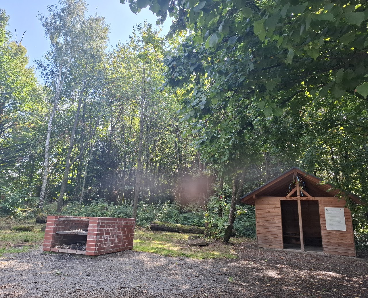 Grillhütte Rottännle im Sommer